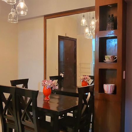 One Palm Tree Villas Condominium - Studio 10O With Balcony - Across Terminal 3 Airport Manila Bagian luar foto