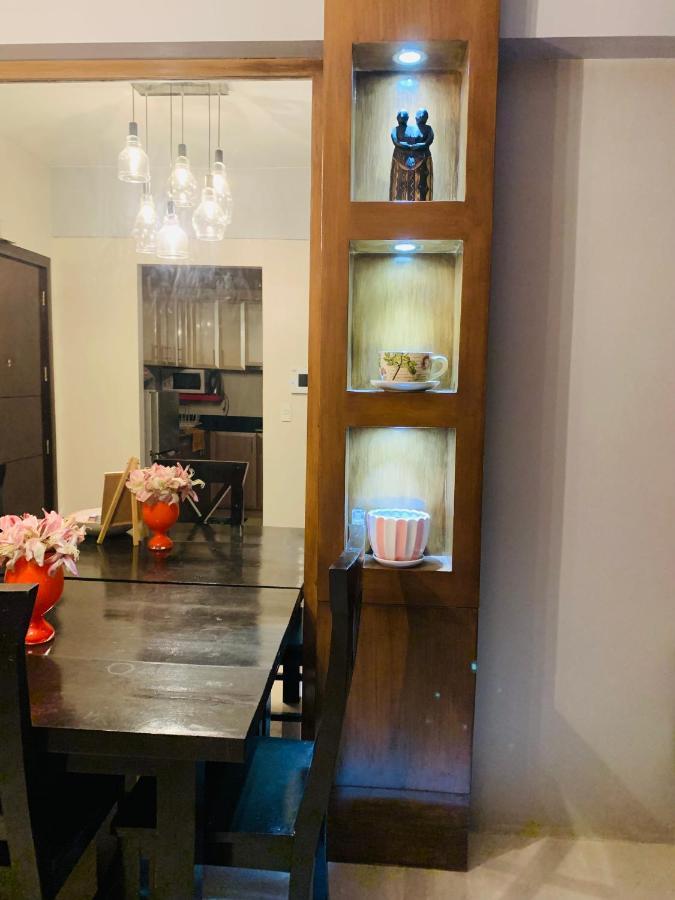 One Palm Tree Villas Condominium - Studio 10O With Balcony - Across Terminal 3 Airport Manila Bagian luar foto