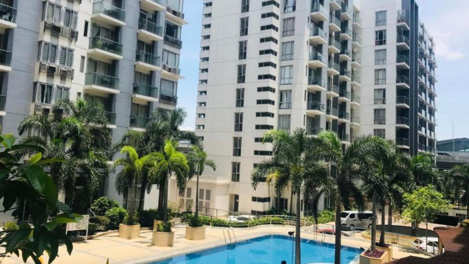 One Palm Tree Villas Condominium - Studio 10O With Balcony - Across Terminal 3 Airport Manila Bagian luar foto