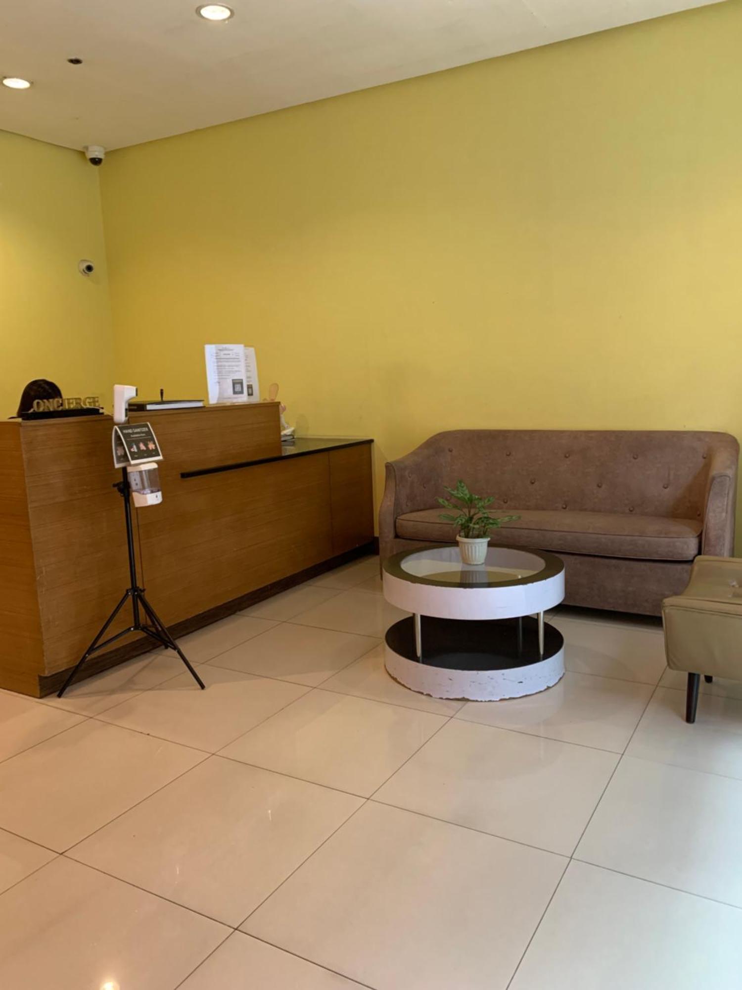 One Palm Tree Villas Condominium - Studio 10O With Balcony - Across Terminal 3 Airport Manila Bagian luar foto